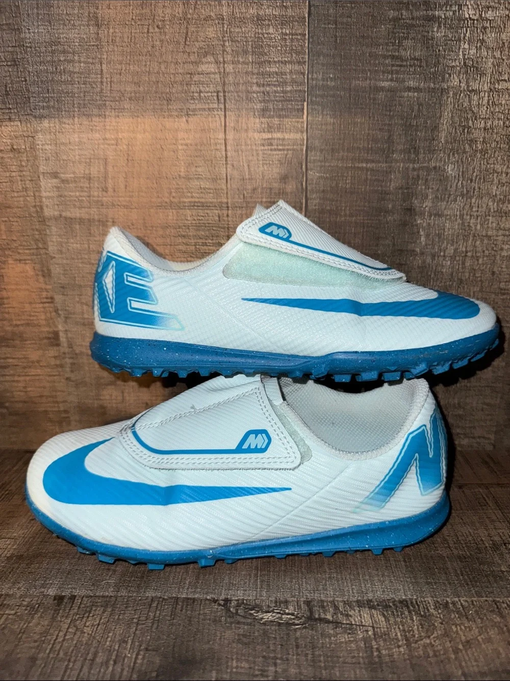 NIKE Kids White and Blue Slip-On Turf Sneakers-size 13